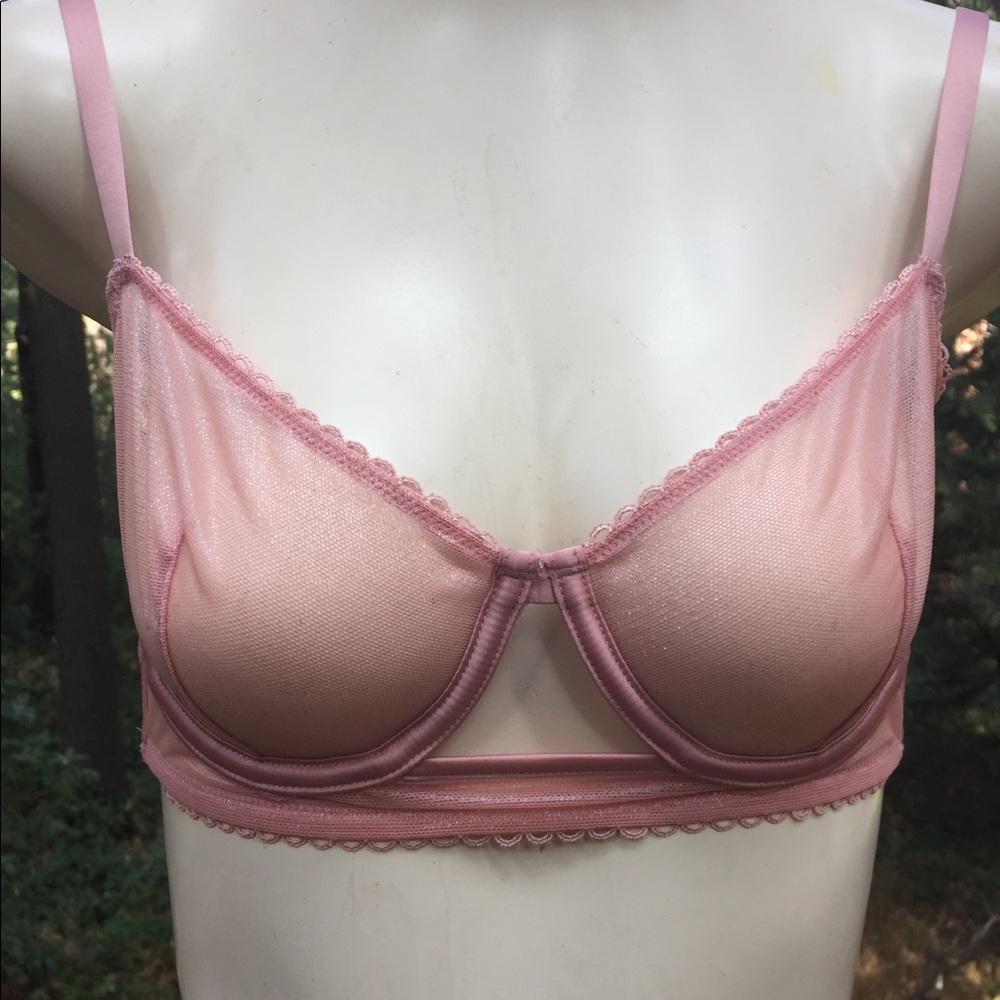 Victoria’s Secret sheer pink underwire bra HP24 - Picture 1 of 13